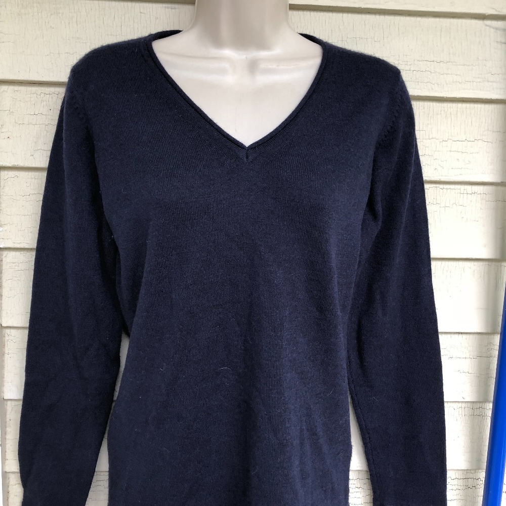 BRUNELLA GORI navy V-neck merino wool sweater